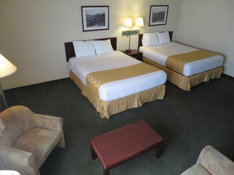 Hotel Country Inn Ontario