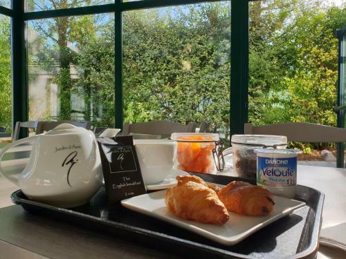 Hotel Du Moulin De La Pioline - La Table � Fromages