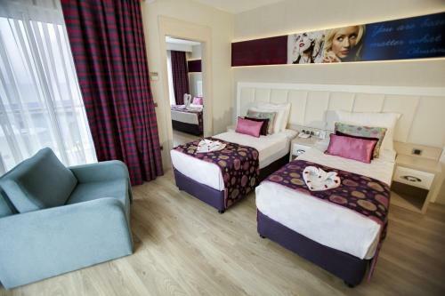 Hotel Azura Deluxe Resort & Spa