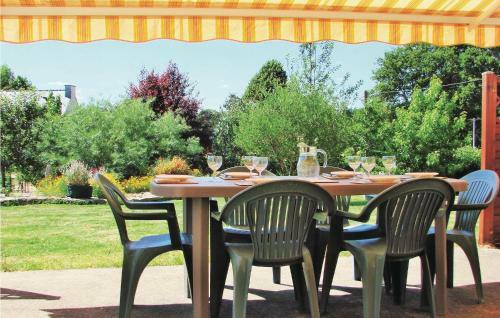 Holiday Home Guehenno Route De Chateauneuf