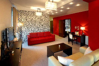 Hotton Hotel