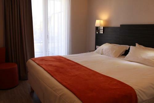 Yatt Hotel