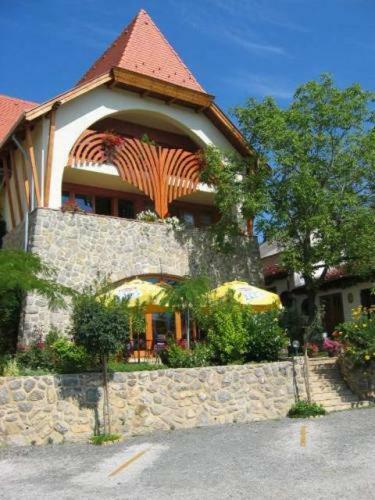 Hotel Bagolyv�r Inn