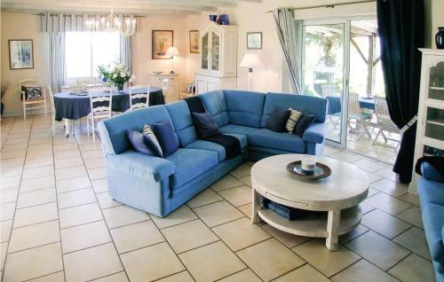 Holiday Home Fleurac I-595