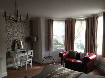 Hostal Sir William Fox Hotel
