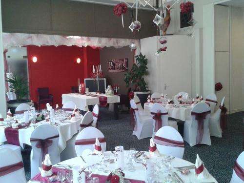 Hotel H�tel Restaurant Du Parc De La Colombi�re