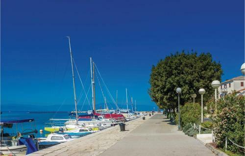 Holiday Home Ive Milcetica Matina Cr