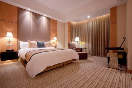 New World Shunde Hotel