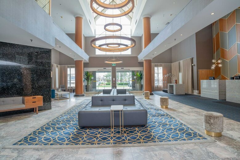 Sandman Signature Mississauga Hotel