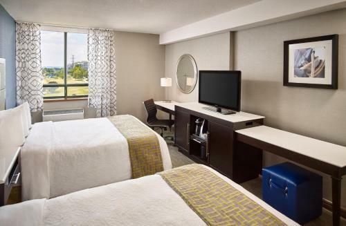 Waterfront Hotel