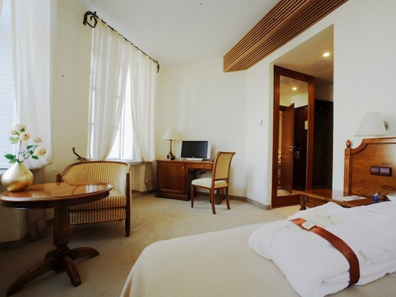 Savoy Boutique Hotel