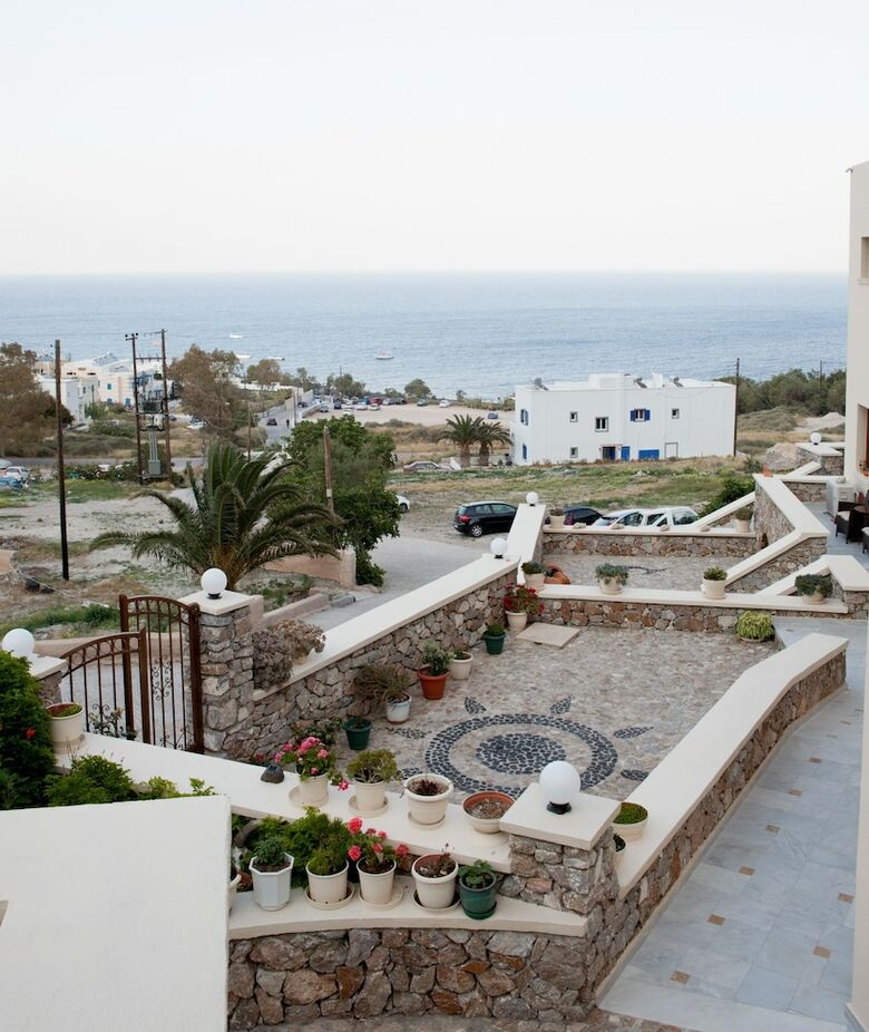 Epavlis Hotel