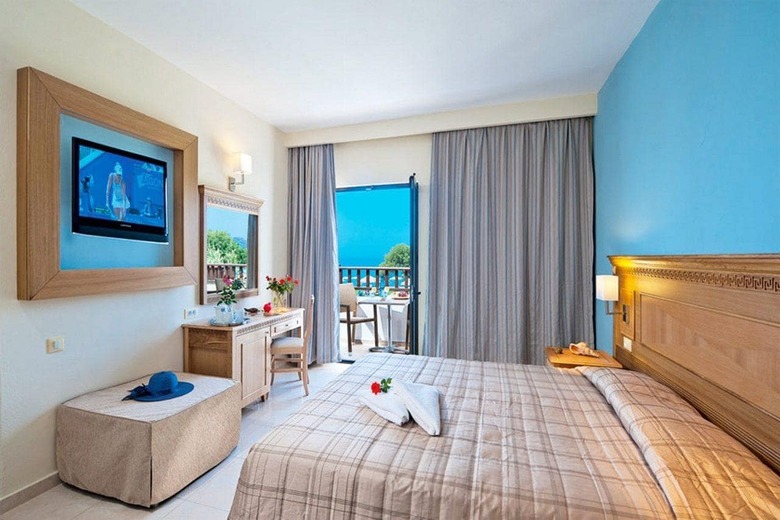 Hotel Geraniotis Beach