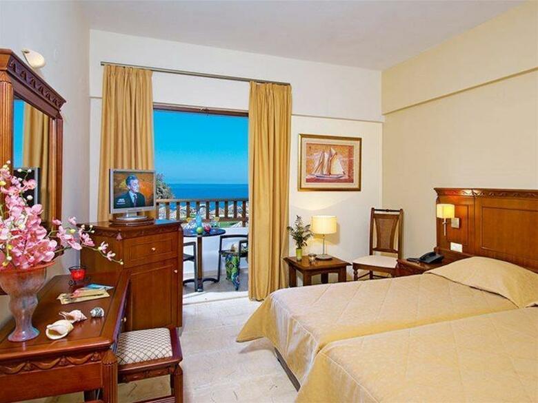 Hotel Geraniotis Beach