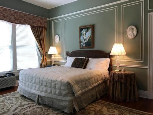 Bed & Breakfast Historic Michabelle Inn