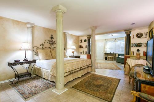 Bed & Breakfast Historic Michabelle Inn