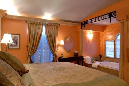 Bed & Breakfast Historic Michabelle Inn