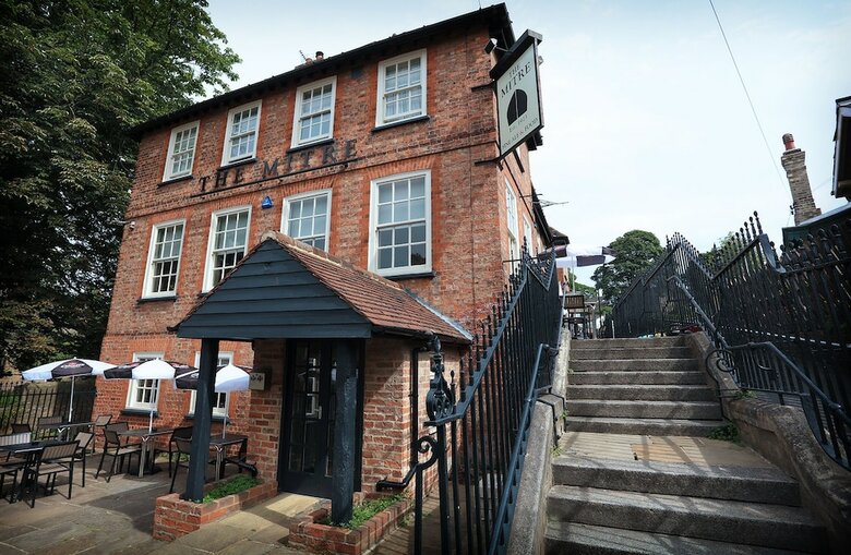 Posada The Mitre Inn