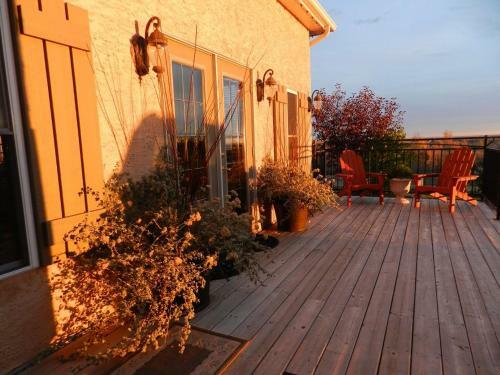 The Stone Gate Inn Bed & Breakfast
