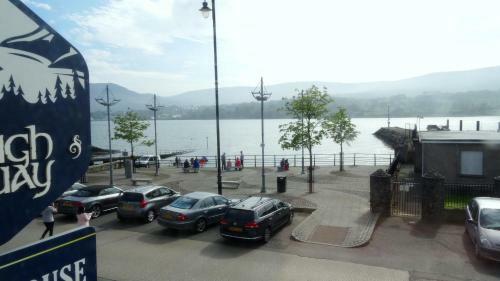Hostal The Lough And Quay