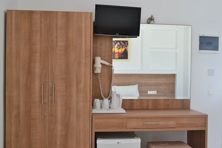 Brothers Hotel