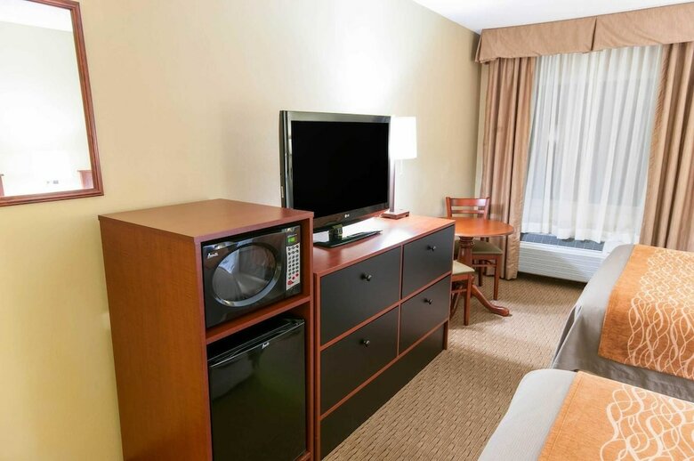 Hotel Comfort Inn Amish Country