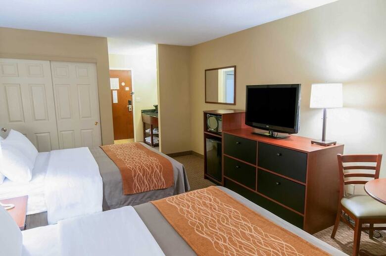 Hotel Comfort Inn Amish Country