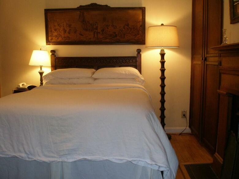 Posada Incentra Village House