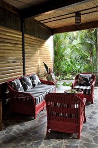 Macaw Lodge