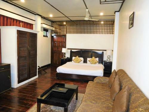 Hotel Royal Heritage Tripura Castle
