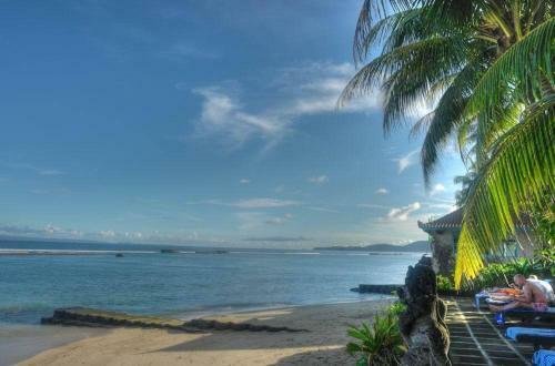 Anom Beach Hotel