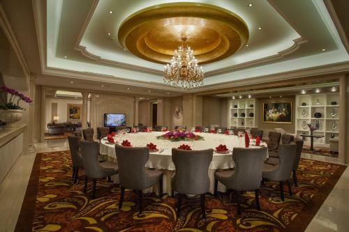 Classical Plaza Hotel