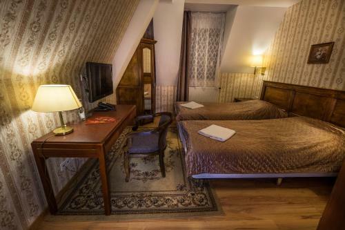 Hotel Dw�r Ostoia