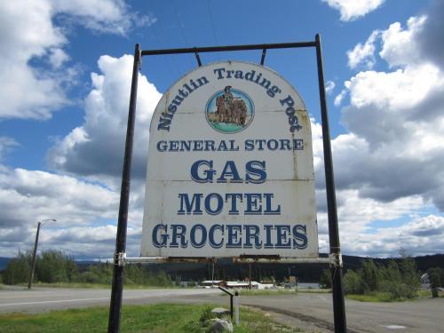 Nisutlin Trading Post Motel