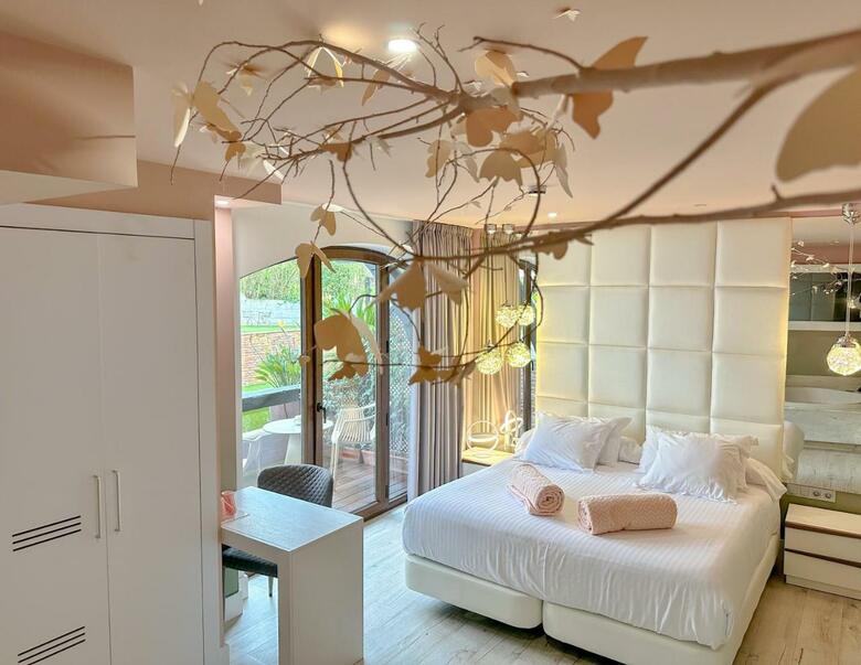Hotel Cuevas