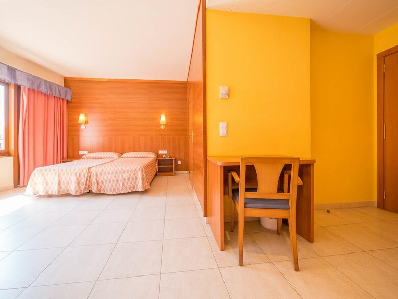 Hotel Checkin Mont Palau