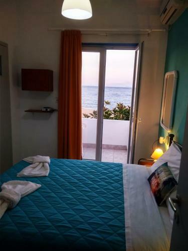 Hostal Psathi Beach