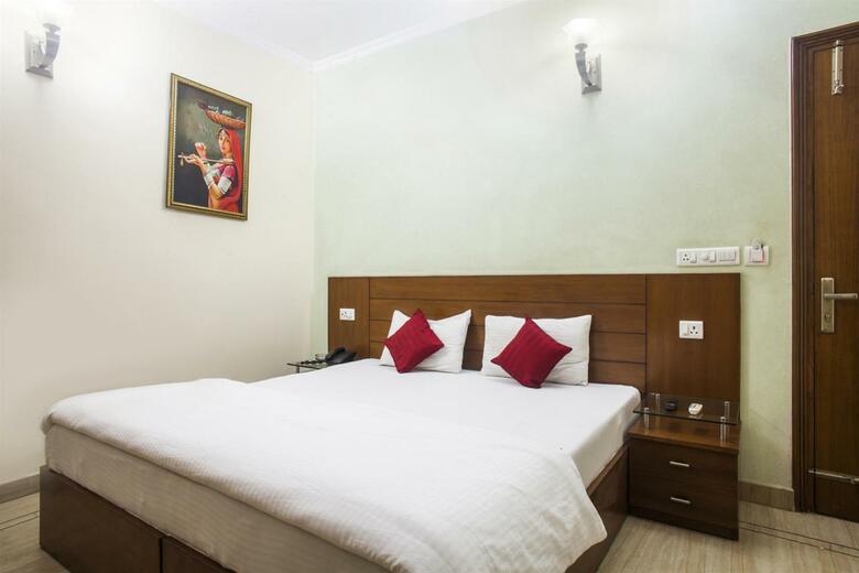 Posada Indira International Inn