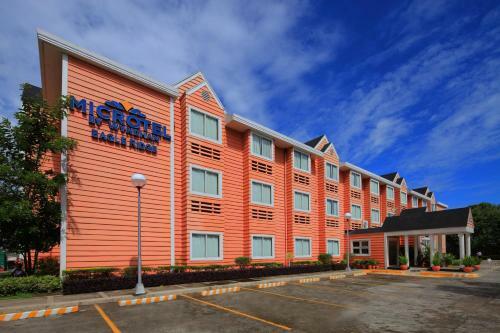 Hotel Microtel By Wyndham Cavite
