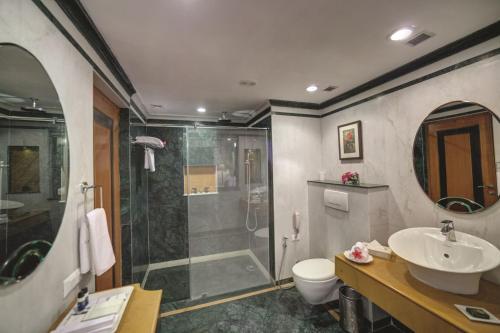 Hotel Ramada Udaipur Resort & Spa