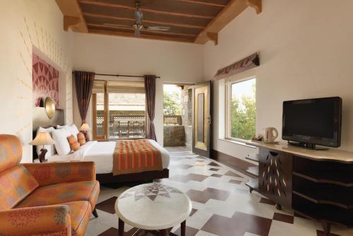 Hotel Ramada Udaipur Resort & Spa