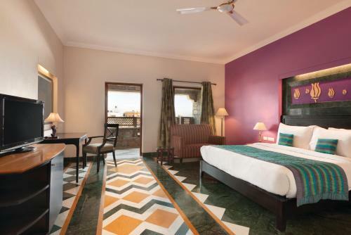 Hotel Ramada Udaipur Resort & Spa