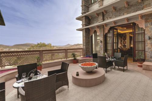 Hotel Ramada Udaipur Resort & Spa