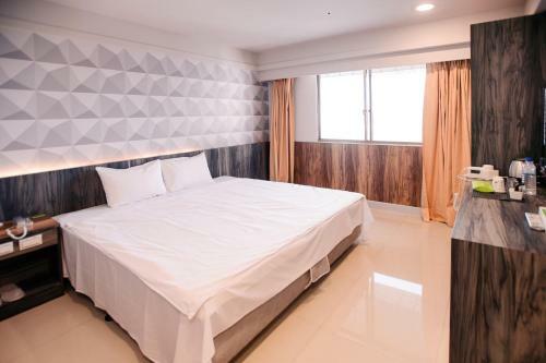 Honeydew Hotel