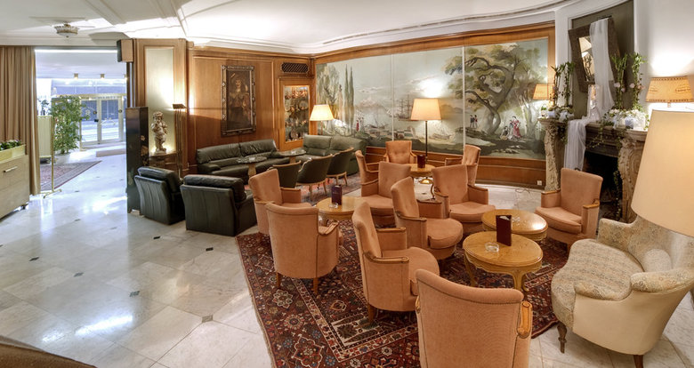 Hotel Grand Cravat
