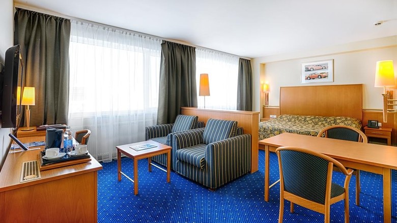 Rushotel