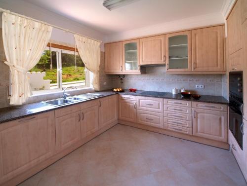 Hostal Oasis Parque Country Club