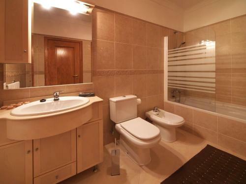 Hostal Oasis Parque Country Club