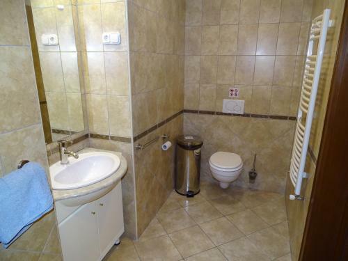 Hostal Alab�rdos Panzi� �s Apartmanh�z