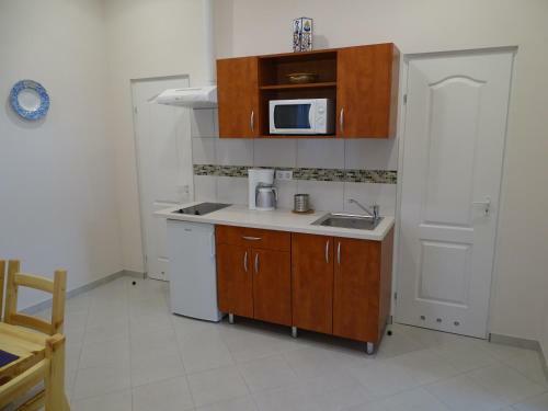 Hostal Alab�rdos Panzi� �s Apartmanh�z